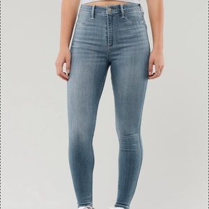 Hollister Ultra High Rise Jean Legging